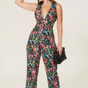 NWT Aiden Aiden Mattox Plunging Crepe Floral Jumpsuit Black Multi Print Size 2